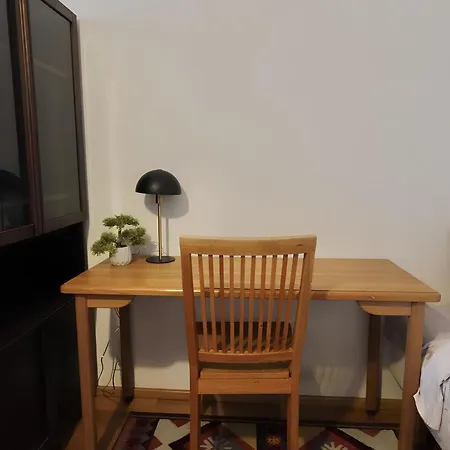 Spacious In Tranquil With Balcony And Free Parking *